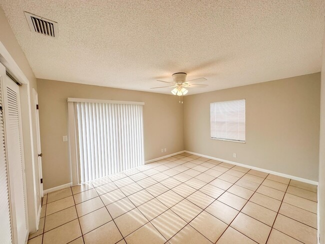 Building Photo - 2682 Hinda Rd