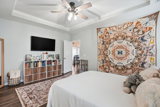 Building Photo - Like New Home For Lease in Rice Creek!