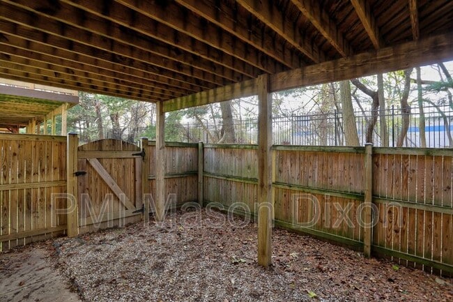 Building Photo - 8847 Goose Landing Cir