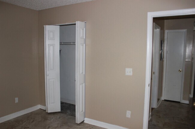 Building Photo - 6310 Delacy Rd