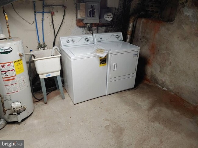 Building Photo - 2143 S Beechwood St