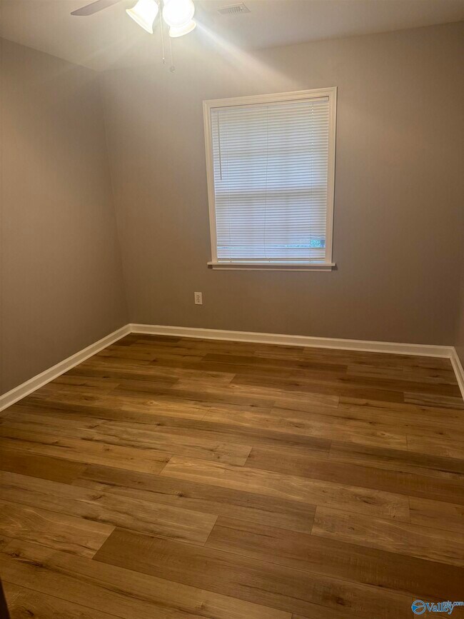 Building Photo - 3218 Uvalde Ln NW
