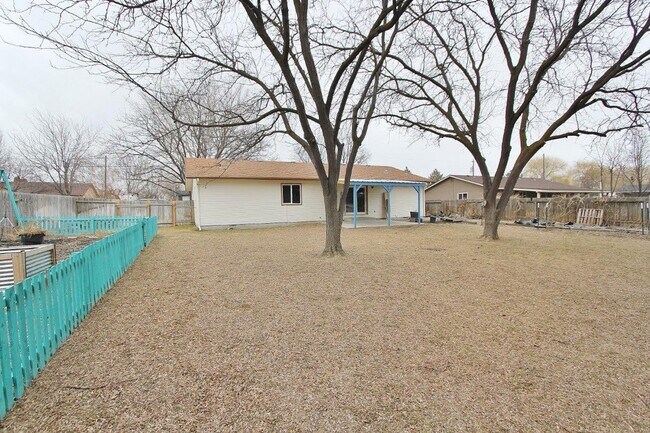 Building Photo - Single-Level Home in Quiet Neighborhood