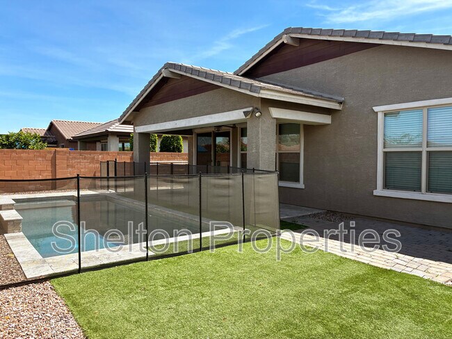 Building Photo - 10326 E Corbin Ave