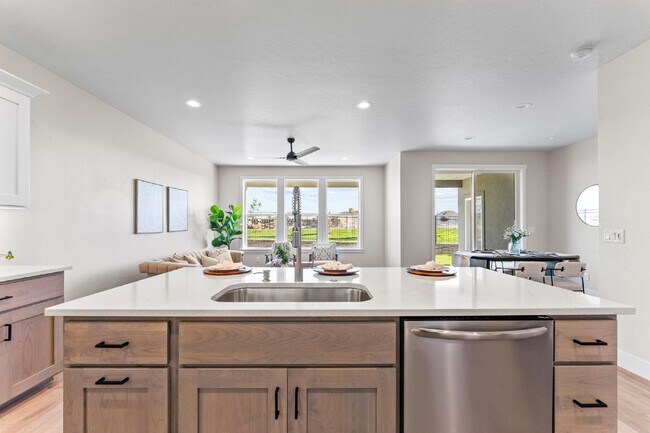 Building Photo - Charming 3 Bed, 2 Bath Home in Nampa, ID with Spacious Layout and Modern Touches!