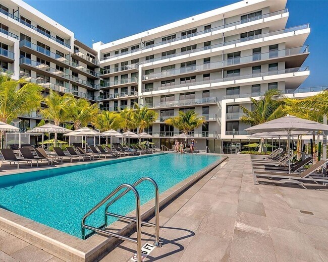 Building Photo - 2960 NE 207th St