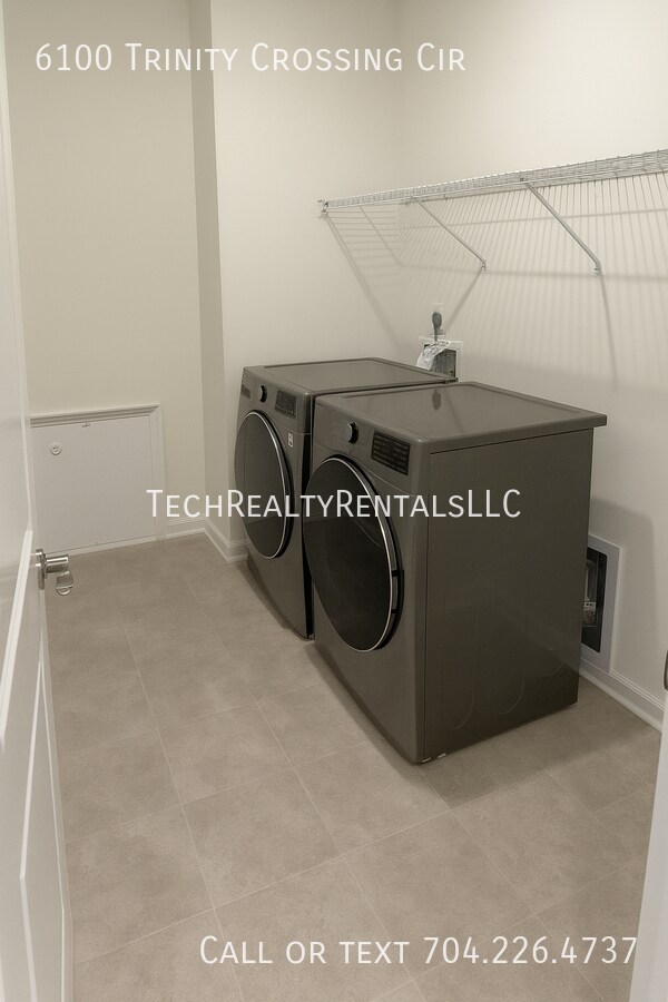 Building Photo - 6100 Trinity Xing Cir