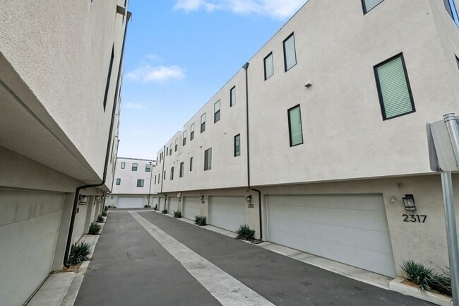 Building Photo - 2313 Acara Cir