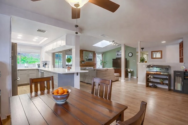 Building Photo - 1140 Harding St