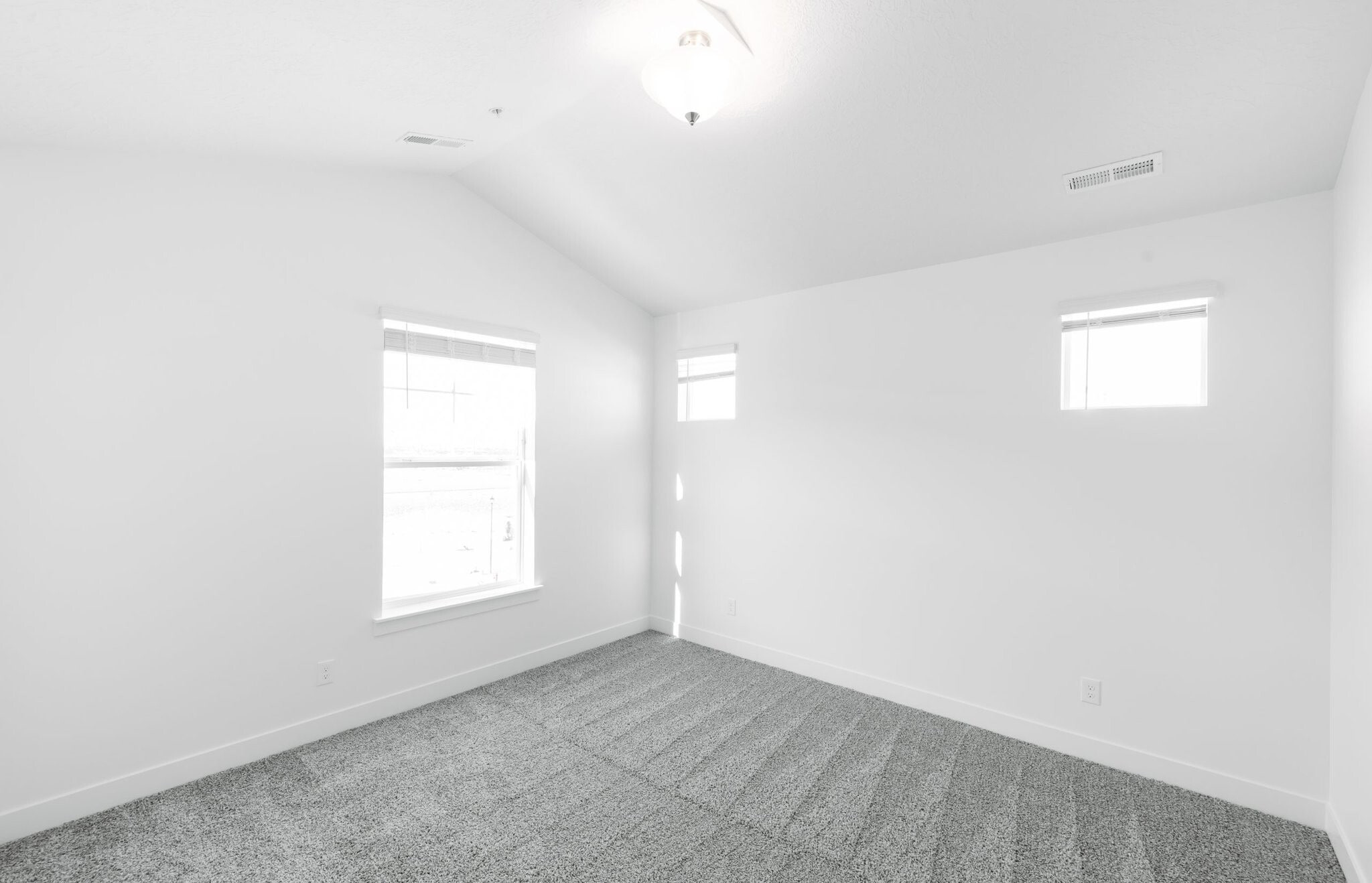 Building Photo - 675 W 4500 S