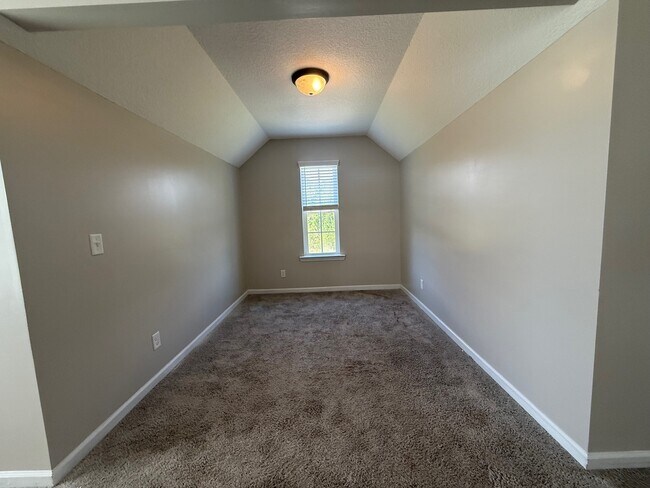 Building Photo - 50 Huntington Dr