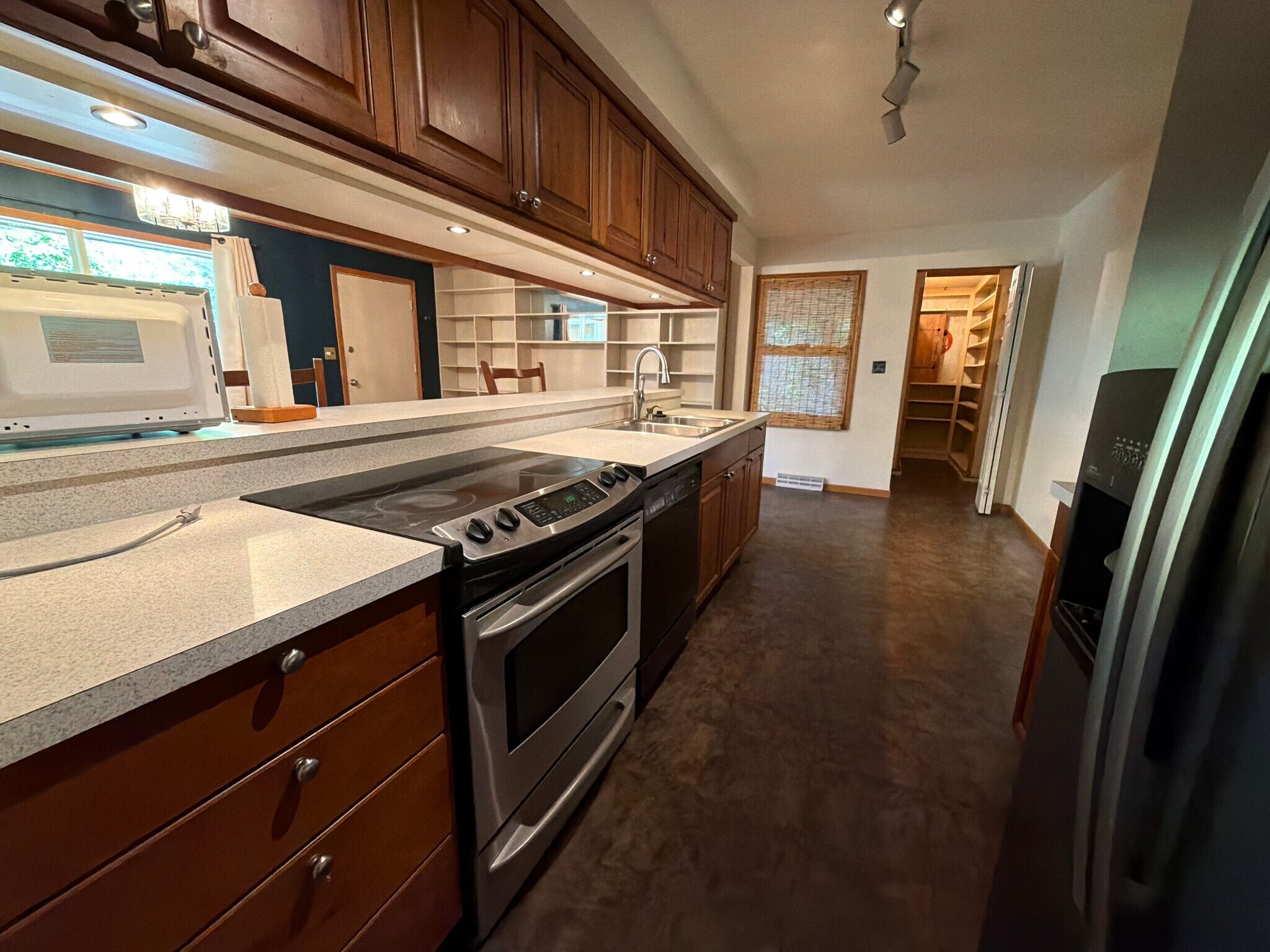 Building Photo - 105 Hankins Ln