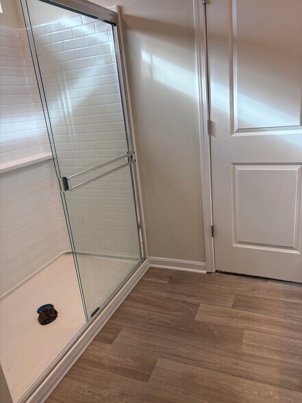 Building Photo - 2013 Lyndon Green Cir