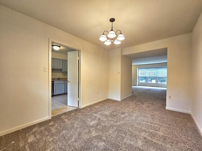 Building Photo - 4802 Treasure Ct