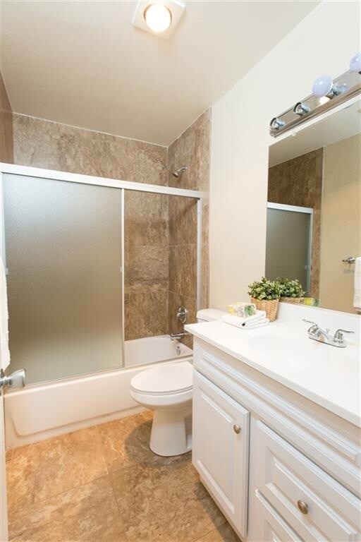 Building Photo - $2,000- 1 Bed / 1 Bath Condo located in Mission Plaza Complex in Mission Valley