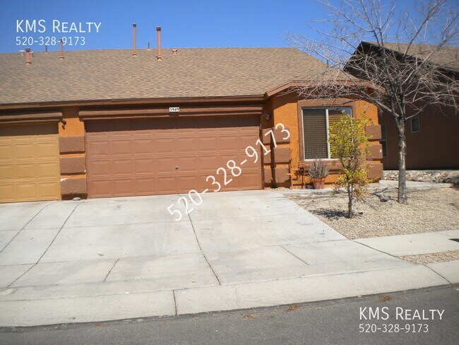 Building Photo - 2 Bed/2 Bath Town Home - OWNER/AGENT