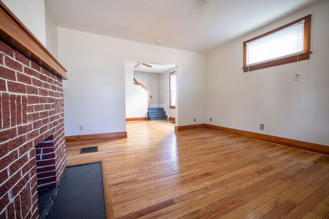 Building Photo - Hilltop Half Double