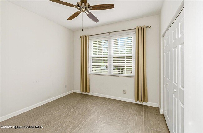 Building Photo - 558 Gardendale Cir SE