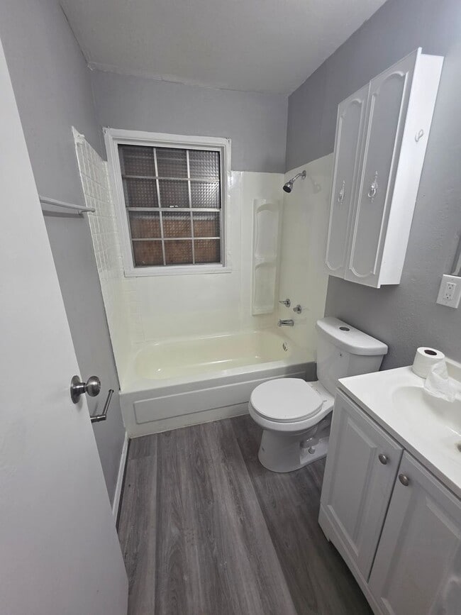 Building Photo - 870 St Cletus Dr