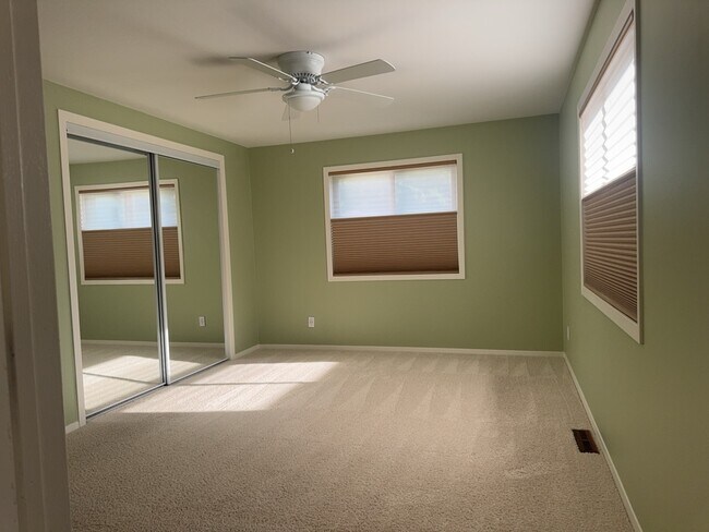 Building Photo - 3829 Eastway Dr