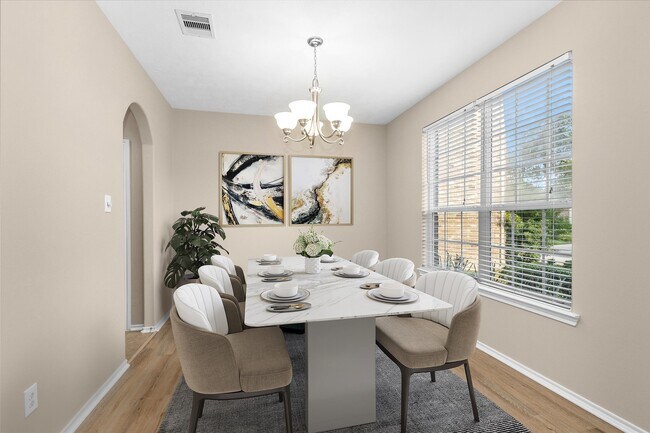 Building Photo - 115 N Hawkhurst Cir