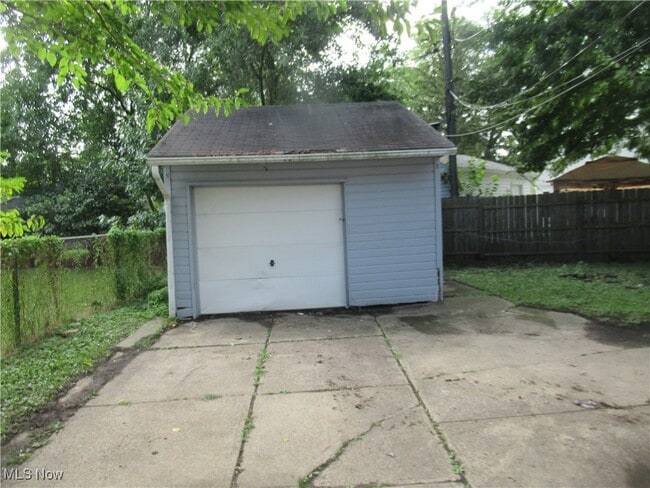 Building Photo - 15815 Eleanore Dr
