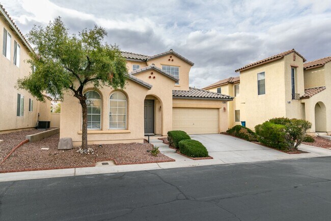 Building Photo - Charming 4 Bedroom, 3 Bathroom Home Near S...