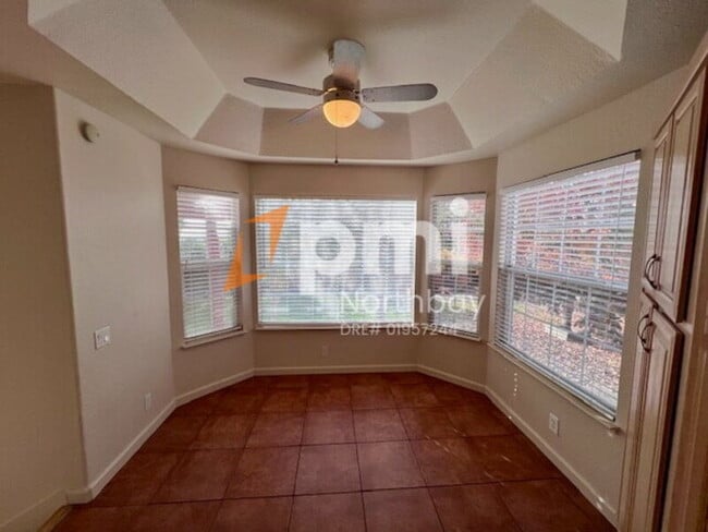 Building Photo - 3213 Hilton Head Dr