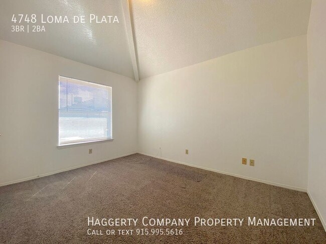 Building Photo - Northeast El Paso 3 Bed with Pool!