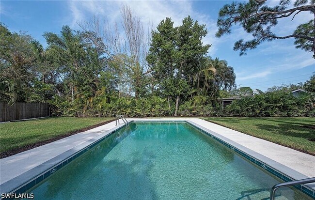 Building Photo - 1281 Diana Ave