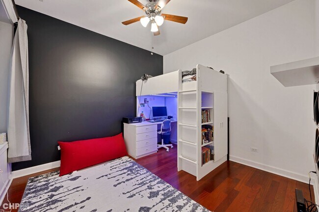 Building Photo - 1035 W Madison St