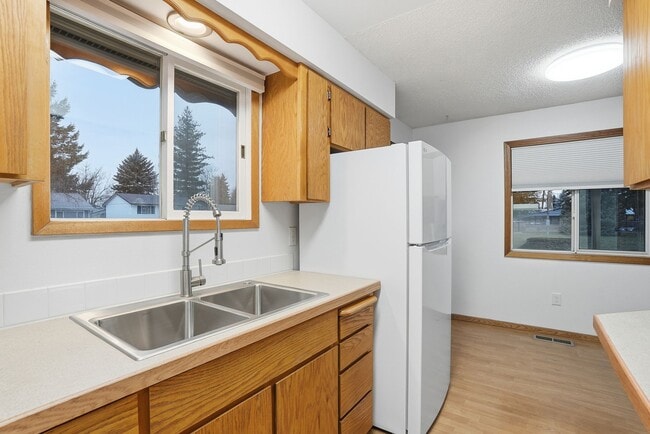 Building Photo - 688 W Kolby Ct