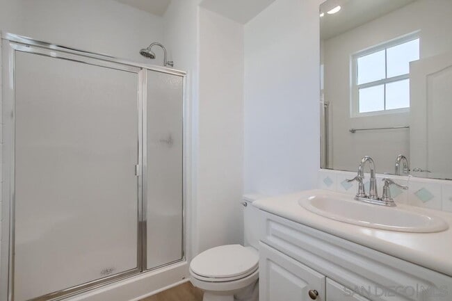 Building Photo - 2978 Beachwood Blf Wy