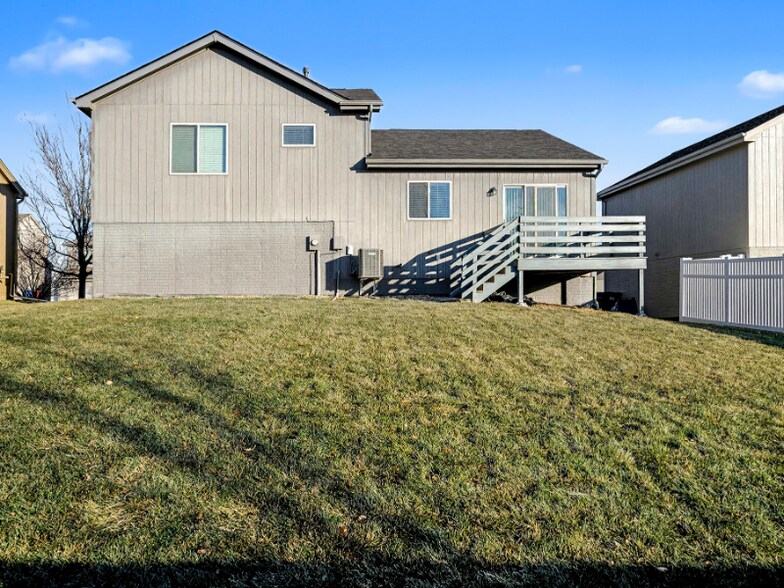 Building Photo - 16431 Cary St