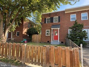 Building Photo - 3753 Mark Dr