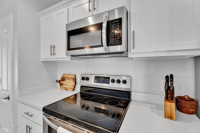 Building Photo - 1510 E Commerce Ave