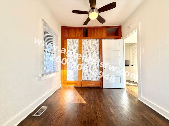 Building Photo - 2 Bedroom House