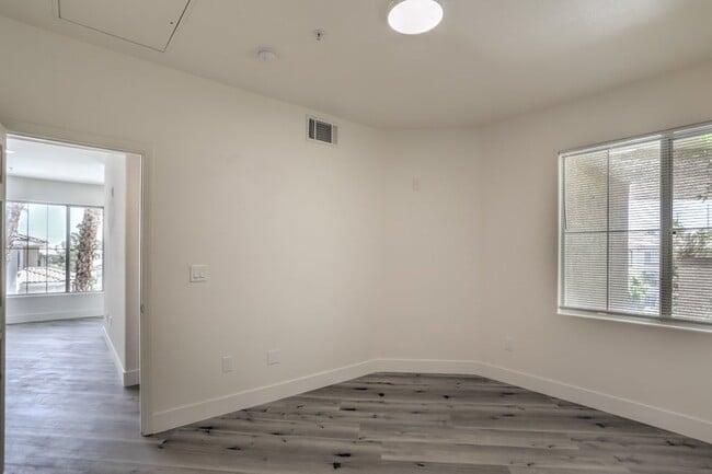 Building Photo - 7139 S Durango Dr