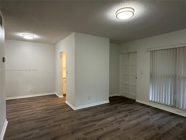 Building Photo - 2822 Van Buren St
