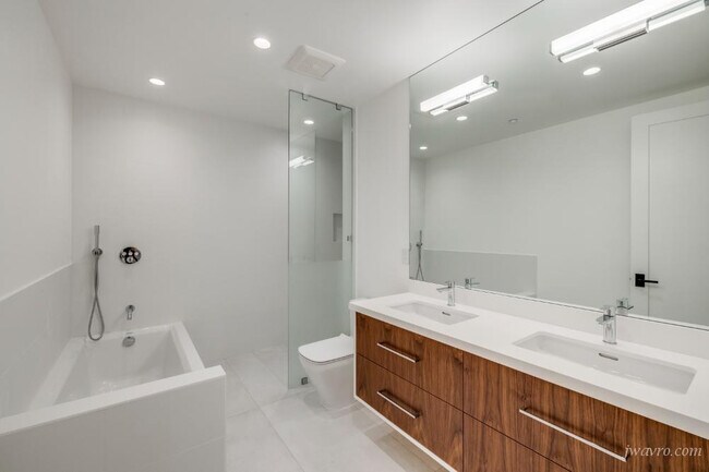Building Photo - 20 Belcher St