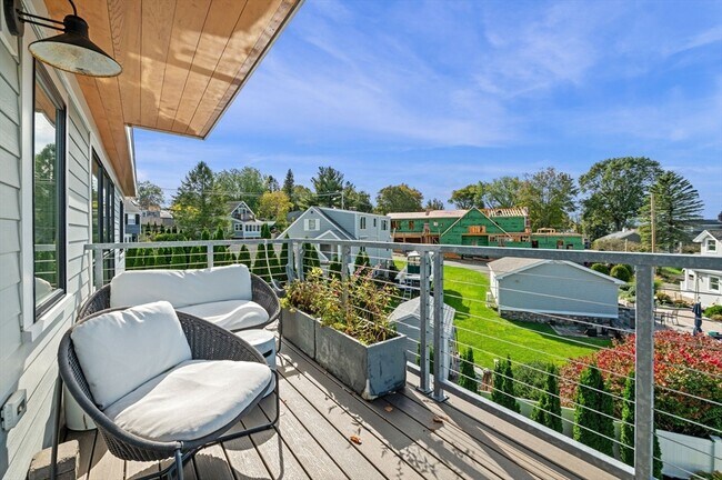 Building Photo - 99 Naugus Ave