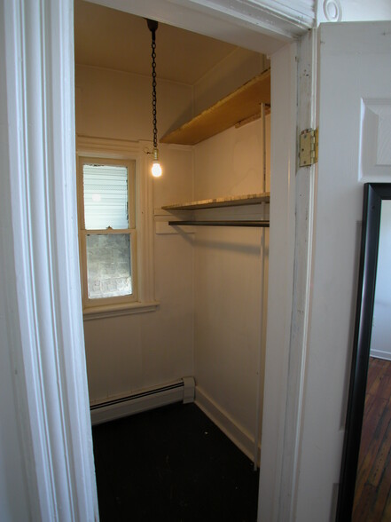 Walk-in closet - 534 Yates St