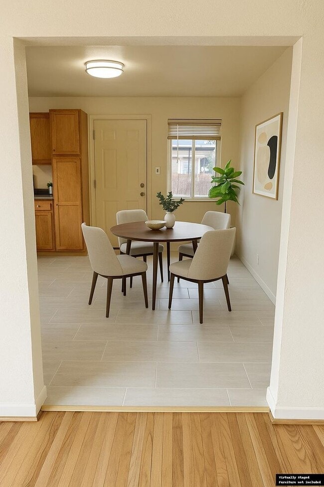 Building Photo - Fully Renovated and ***Move in Special***