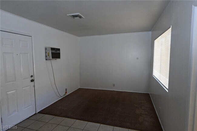 Building Photo - 2200 Marlin Ave