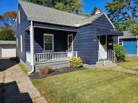 Building Photo - 1740 Fairmount Pky