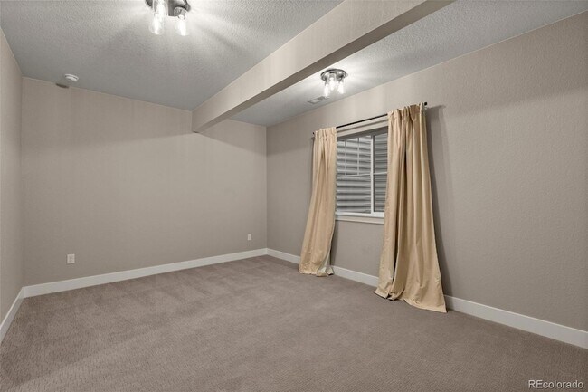 Building Photo - 16349 Bassett Ml Wy