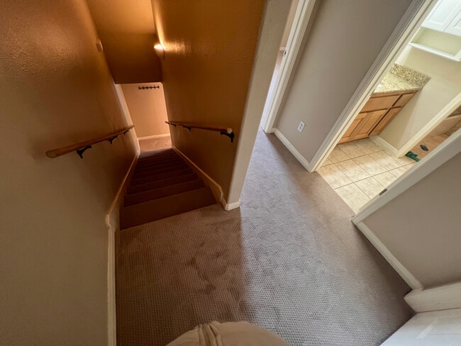 Building Photo - 1500 East Side Dr