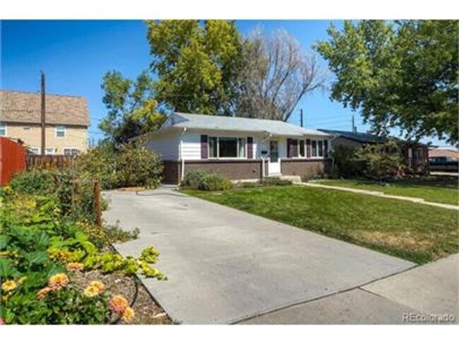 Building Photo - Wonderfully conditioned and conveniently located updated ranch in Westminster! Showings begin 8/7...