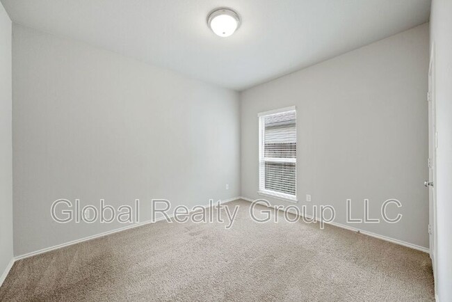 Building Photo - 14306 Hallows Grv