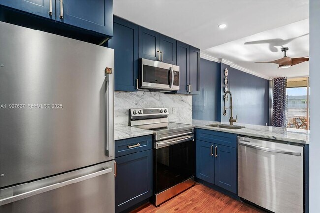 Building Photo - 116 Royal Pk Dr